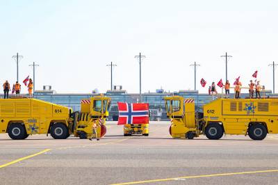 VM-heltene har landet på Gardermoen