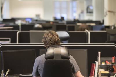 Dette fant forskerne ut om å jobbe på kontor uten faste plasser