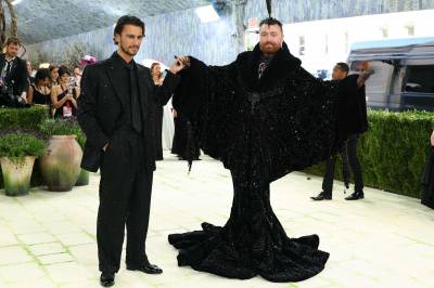 Sam Smith er forlovet