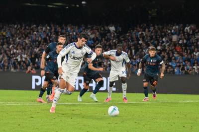 Comos manager Cesc Fábregas skjeller ut Álvaro Morata offentlig etter et rødt kort: 