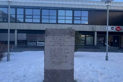 Fjernet med vinkelsliper