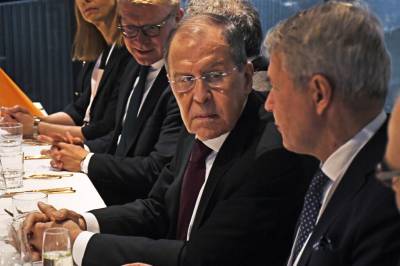 Børsen stupte etter Lavrov-utspill: - Raste som en stein