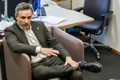 Hermstad anklager Vedum for politisk svindel: – Illojalt