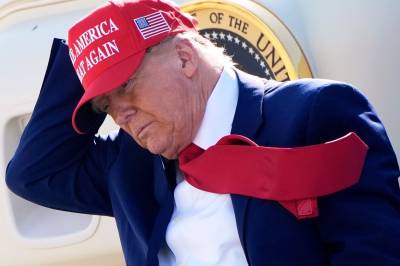 Det rakner for Trump