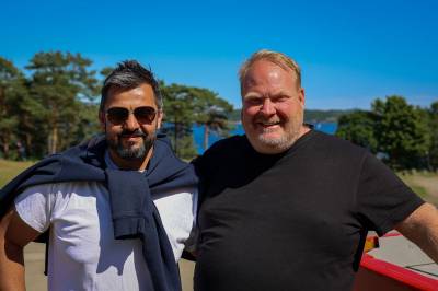 VM kan bli en gullgruve: Selger bord til 25.000 kroner