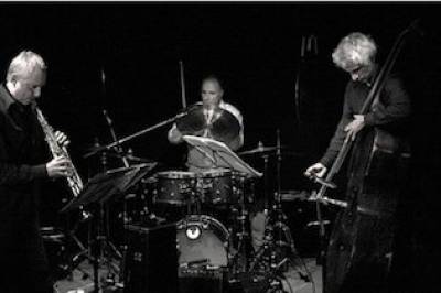 Glod/Ramond/Kugel - No ToXiC - Schubert/Uchihashi/Kugel - Black Holes Are Hard to Find - Robertson/Dell/Ramond/Kugel - Blue Transient - Christopher Dell - Das Arbeitende Konzert