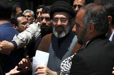 Khameneis sønn Mojtaba er utnevnt til øverste leder i Iran