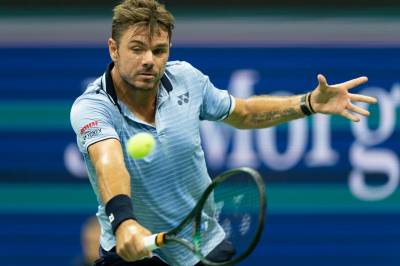 Stan Wawrinka gir en leksjon i sportsånd til tilskuerne som buer på Berrettini under US Open