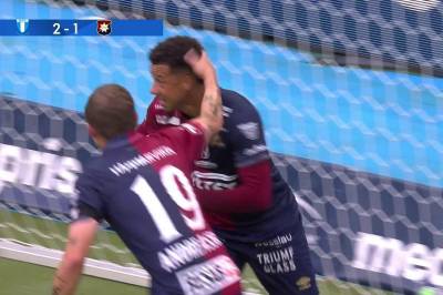 Tobias Sana setter 1-2 mot Malmö