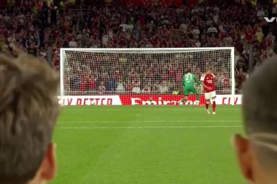Martin Ødegaard scorer på straffe
