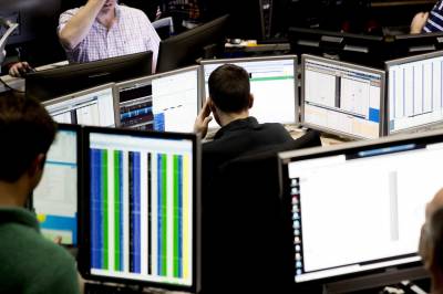 Wall Street endte uken i rødt etter inflasjonstall. Nasdaq leverte sin femte måned på rad med oppgang.