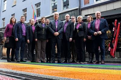 Den norske kirke ber om unnskyldning til skeive: – Historisk