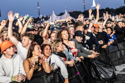 Roskilde-deltager (21) døde etter togpåkjørsel