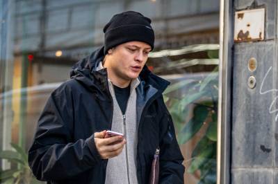 Dette er de to ulike verdenene som møtes i retten