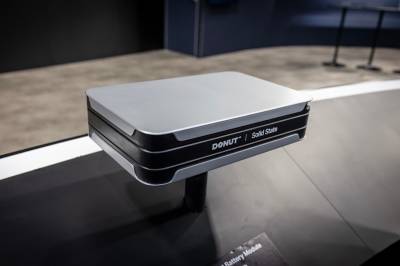 Hevder dette skal være verdens første faststoffbatteri til masseproduksjon