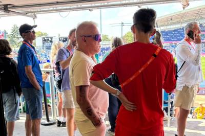Her er Gjert Ingebrigtsen på plass på EM-stadion i Birmingham