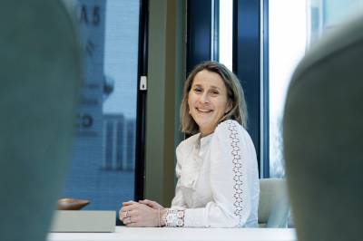 Helle (46) fikk tre styreverv etter ny lov