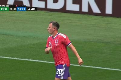 Lawrence Shankland med scoring for Skottland