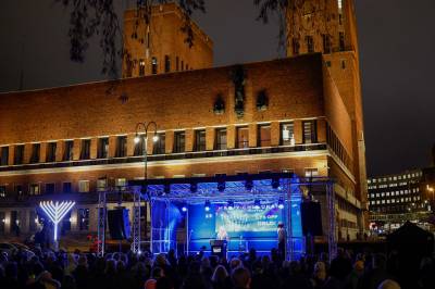 Tente Hanukka-lys i Oslo
