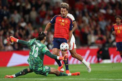 Spania slo England etter straffebom og snuoperasjon