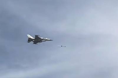 Dubai: Skal vise drone over stranden