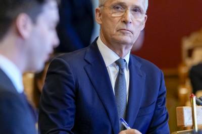 Stoltenberg i tottene på Frp: – Uvirkelig