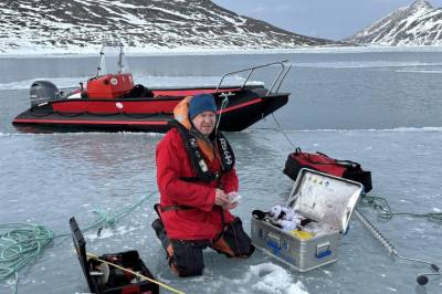 I år var det svært lite havis å forske på i denne fjorden