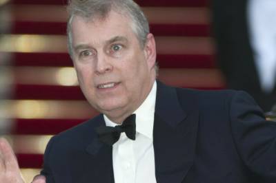 - Han slo til hoffsjefen