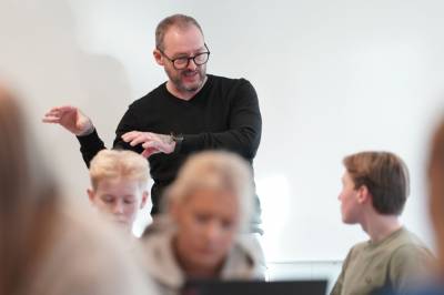 Unge lærarar ser føre seg ei kortare karriere