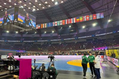 Glissent før stormøtet med Sverige i VM