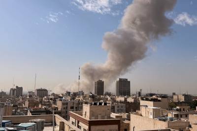 Eksplosjoner i Teheran etter israelsk angrep på Iran