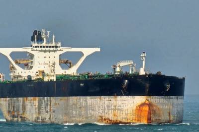 Amerikansk militære forsøker å borde russisk tankskip øst i Atlanterhavet