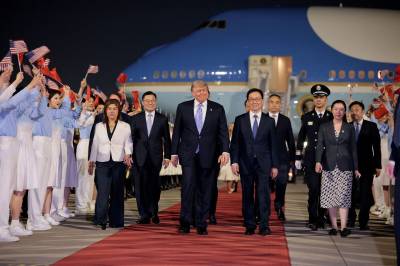 Se: Trump ankommer Kina