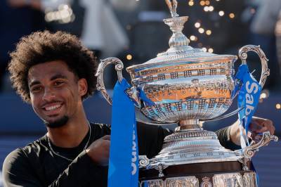 Arthur Fils vant Barcelona Open