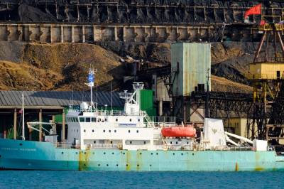 Ukrainsk selskap krever tvangssalg av russisk skip arrestert på Svalbard