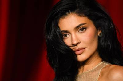 Kylie Jenner svarer på ryktene