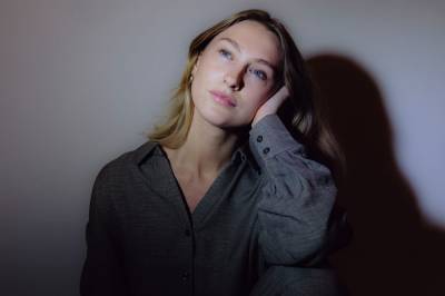 Hun velger «ildhest­livet». Noe skurrer med den nye trenden, mener ekspert.