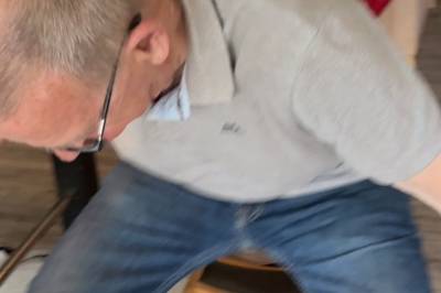 Knekker sammen under intervjuet