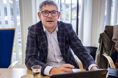 Oppdrettsmillionær mener han ble truet til å gi fra seg mobilen – saksøker Skatteetaten