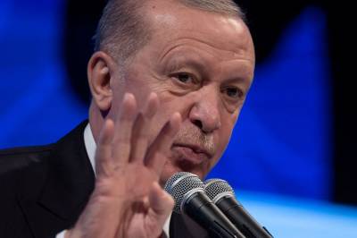 Får Nato snart en diktator? Nå kan Erdogan gjøre som Putin og Xi.