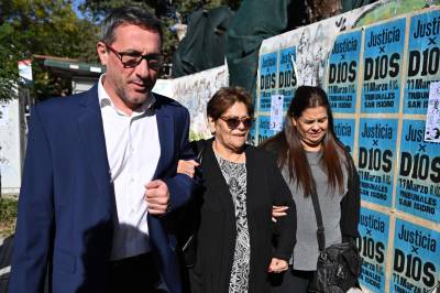 Nytt Maradona-drama: Søstrene skal stilles for retten for bedrageri