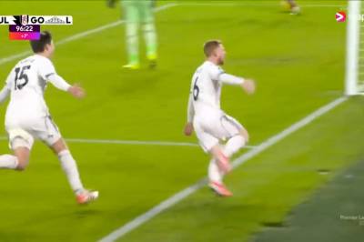 Vanvittige sluttminutter i Liverpool mot Fulham: –Årets scoring i verden