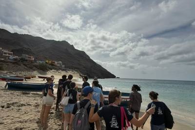 Feirer jul uten foreldre. Kjenner på hjemlengsel