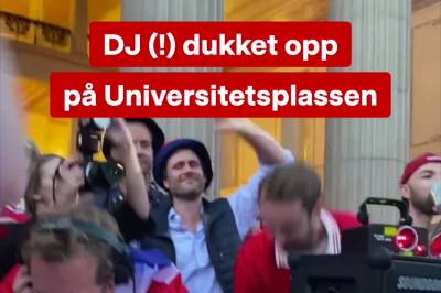 Dukket opp: Her spiller en DJ (!) På Universitetsplassen