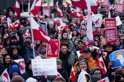 Grønlenderne i masse­protest mot USA