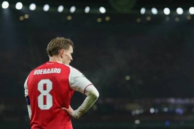 Ødegaard ikke med i Arsenal-troppen