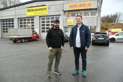 width=device-width, initial-scale=1