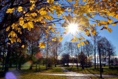 Meteorologen: – Uvanlig varmt