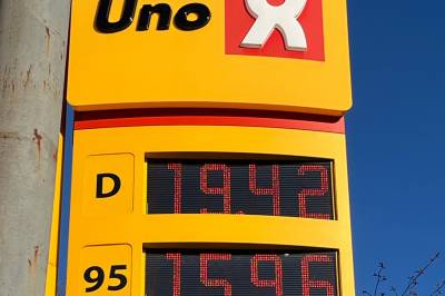 Bensinprisen stuper: Nå bør du fylle