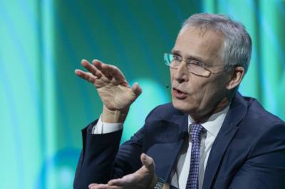 Forslag om å dele opp Oljefondet får kald skulder fra Stoltenberg